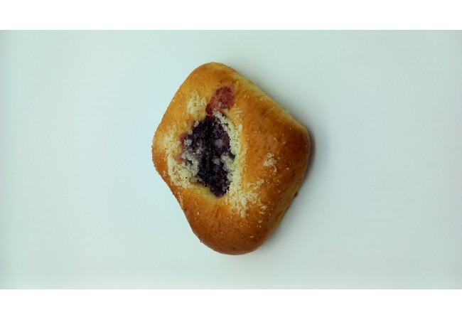 Koláček s náplní tvarohovo-višňovou 120g