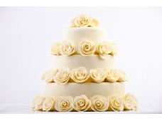 Svatební dort s modelovanými růžemi 7500g